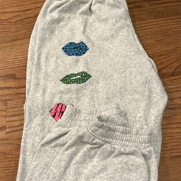 medium chaser lips sweatpants - Picture 2 of 4